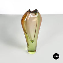 画像をギャラリービューアに読み込む, Green and pink Murano glass vase, 1970s