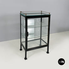 画像をギャラリービューアに読み込む, Display cabinet in glass and black metal, early 1900s