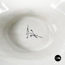 画像をギャラリービューアに読み込む, Vase in white and blue ceramic, 1900-1950s