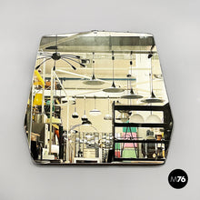 将图片加载到图库查看器,Geometric wall mirror in brass and wood, 1950s