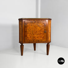 将图片加载到图库查看器,Corner wood consoles with black marble top, 1700s