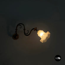 Load image into Gallery viewer, Wall lamp in brass and glass, 1950s
