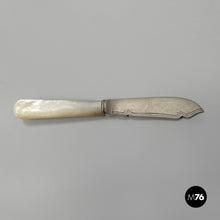 将图片加载到图库查看器,Knifes by Mappin and Weeb, 1950s