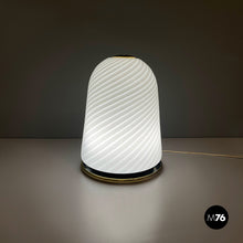 画像をギャラリービューアに読み込む, Table lamp in opaline Murano glass and brass, 1970s