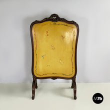 画像をギャラリービューアに読み込む, Fire screen in crafted wood with floral decorations, 1940s