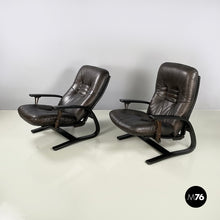 画像をギャラリービューアに読み込む, Reclining armchairs and pouf by De Sede, 1970s