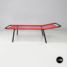 Load image into Gallery viewer, Deckchair in red scooby and black metal, 1960s