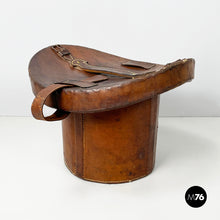 将图片加载到图库查看器,Party set with leather hatbox, mid 1900s