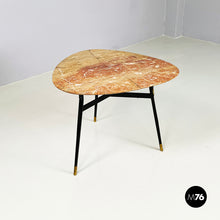 画像をギャラリービューアに読み込む, Coffee table in red marble, black metal and brass, 1960s