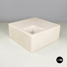 画像をギャラリービューアに読み込む, White fiberglass coffee table with vase holder, 1970s