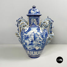Charger l'image dans la galerie, Vase with lid in blue and white majolica, 1715