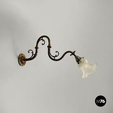Load image into Gallery viewer, Wall lamp in brass and glass, 1950s