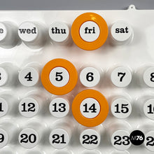 画像をギャラリービューアに読み込む, Orange rings for the perpetual wall calendar by Ring A Date, 2020s
