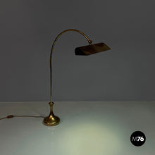 画像をギャラリービューアに読み込む, Adjustable table lamp in brass, 1920s