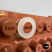 将图片加载到图库查看器,Wall perpetual calendar Moka Mousse by Giorgio Della Beffa for Ring A Date, 2025