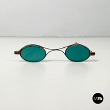 画像をギャラリービューアに読み込む, Sunglasses in green glass and metal, mid 1900s