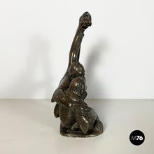 画像をギャラリービューアに読み込む, Sculpture of monkeys in marble, 20th century