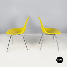 画像をギャラリービューアに読み込む, Shell Chairs by Charles and Ray Eames for Herman Miller, 1970s