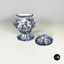 画像をギャラリービューアに読み込む, Vase in white and blue ceramic, 1900-1950s