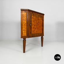 将图片加载到图库查看器,Corner wood consoles with black marble top, 1700s