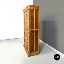 画像をギャラリービューアに読み込む, Archive in wood and red metal, 1940s