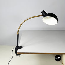 画像をギャラリービューアに読み込む, Table lamp with clamp in black metal and brass, 1970s