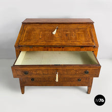 画像をギャラリービューアに読み込む, Wooden drop-leaf chest of drawers, 1700s