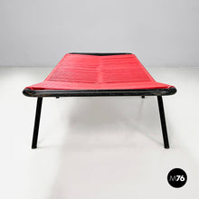 Load image into Gallery viewer, Deckchair in red scooby and black metal, 1960s