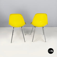 画像をギャラリービューアに読み込む, Shell Chairs by Charles and Ray Eames for Herman Miller, 1970s