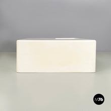 画像をギャラリービューアに読み込む, White fiberglass coffee table with vase holder, 1970s