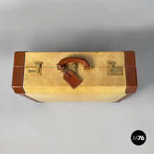 将图片加载到图库查看器,Suitcase in beige and brow leather, 1960s