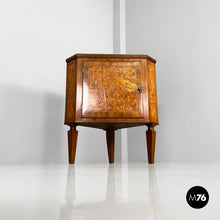 将图片加载到图库查看器,Corner wood consoles with black marble top, 1700s