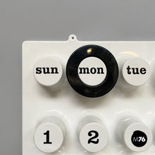 画像をギャラリービューアに読み込む, Wall perpetual white calendar by Giorgio Della Beffa for Ring A Date, 2000-2010s