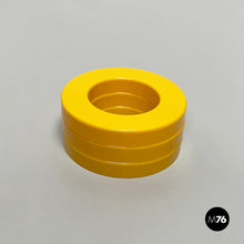 Charger l'image dans la galerie, Yellow rings for the perpetual wall calendar by Ring A Date, 2020s