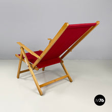 画像をギャラリービューアに読み込む, Deck chair in red fabric and wood by Fratelli Reguitti, 1960s