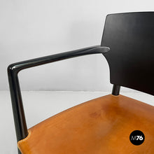 将图片加载到图库查看器,Chairs in black wood and brown leather, 1980s