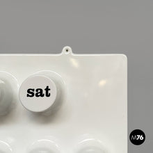 画像をギャラリービューアに読み込む, Wall perpetual white calendar by Giorgio Della Beffa for Ring A Date, 2000-2010s