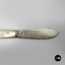 将图片加载到图库查看器,Knifes by Mappin and Weeb, 1950s
