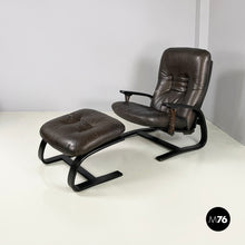 画像をギャラリービューアに読み込む, Reclining armchairs and pouf by De Sede, 1970s