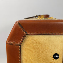 将图片加载到图库查看器,Suitcase in beige and brow leather, 1960s