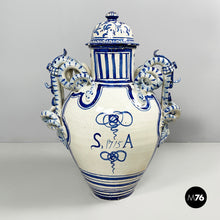 Charger l'image dans la galerie, Vase with lid in blue and white majolica, 1715
