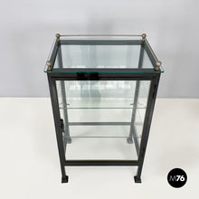 画像をギャラリービューアに読み込む, Display cabinet in glass and black metal, early 1900s