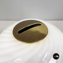 画像をギャラリービューアに読み込む, Table lamp in opaline Murano glass and brass, 1970s