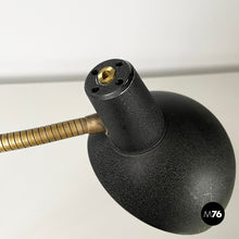 画像をギャラリービューアに読み込む, Table lamp with clamp in black metal and brass, 1970s