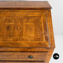 画像をギャラリービューアに読み込む, Wooden drop-leaf chest of drawers, 1700s