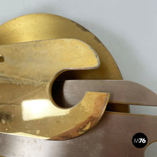 画像をギャラリービューアに読み込む, Wall sculpture in brass and metal by Edmondo Cirillo, 1979