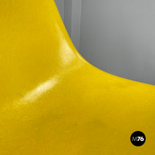 画像をギャラリービューアに読み込む, Shell Chairs by Charles and Ray Eames for Herman Miller, 1970s
