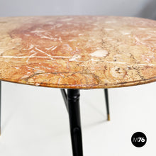 画像をギャラリービューアに読み込む, Coffee table in red marble, black metal and brass, 1960s