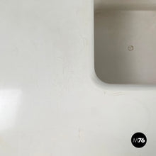 画像をギャラリービューアに読み込む, White fiberglass coffee table with vase holder, 1970s