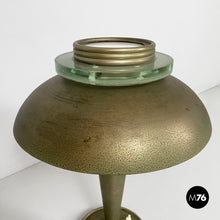 画像をギャラリービューアに読み込む, Brass and glass table lamp, 1920s